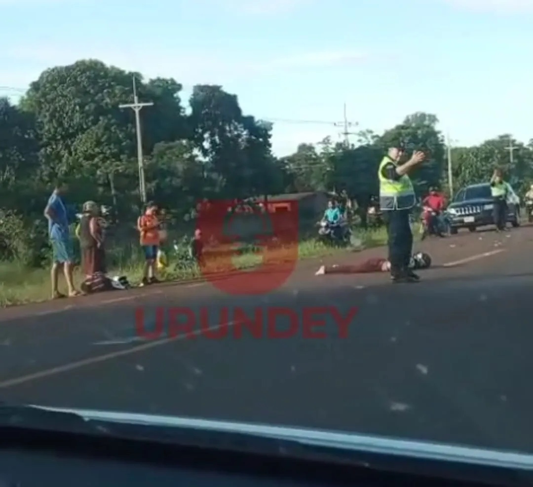 PJC: Camioneta chocó contra una motociclista sobre la ruta PY05