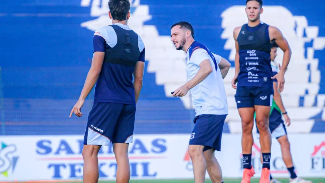 El Gallo tendrá varias bajas en debut del DT