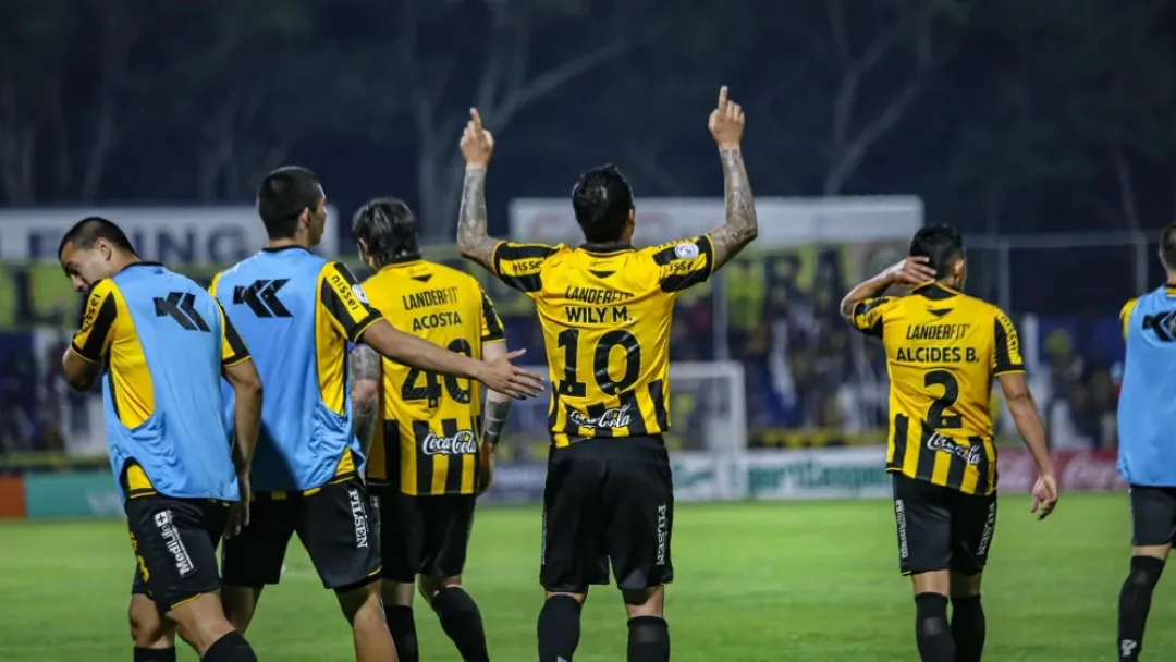 Guaraní se lleva una gran victoria ante 2 de Mayo