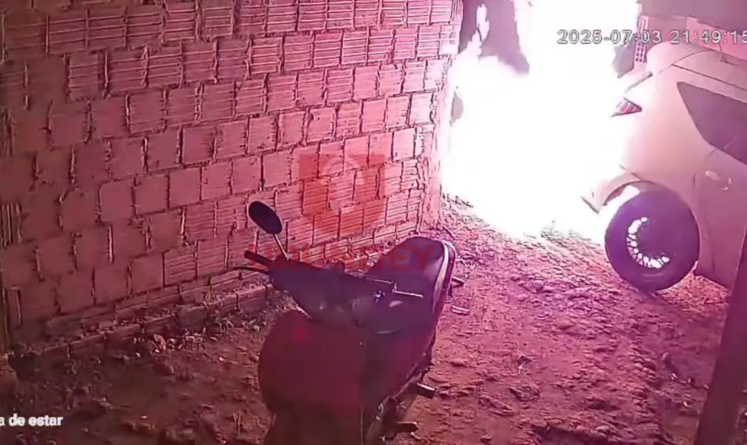 Incendian parcialmente automóvil de presidenta de comisión vecinal en Pedro Juan Caballero