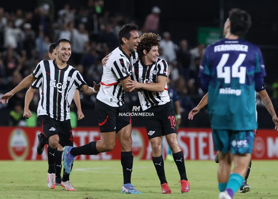 Libertad expone el liderato ante el poderoso Sao Paulo
