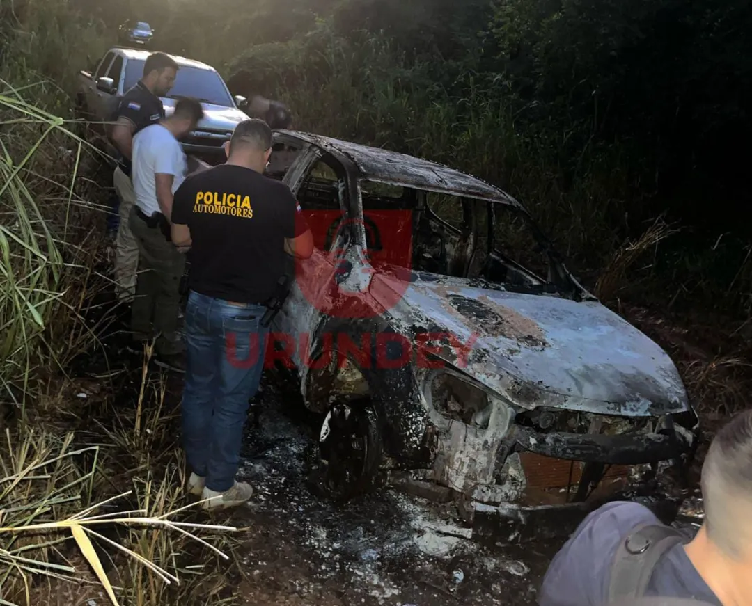 Camioneta es hallada abandonada y totalmente incinerada en Pedro Juan Caballero