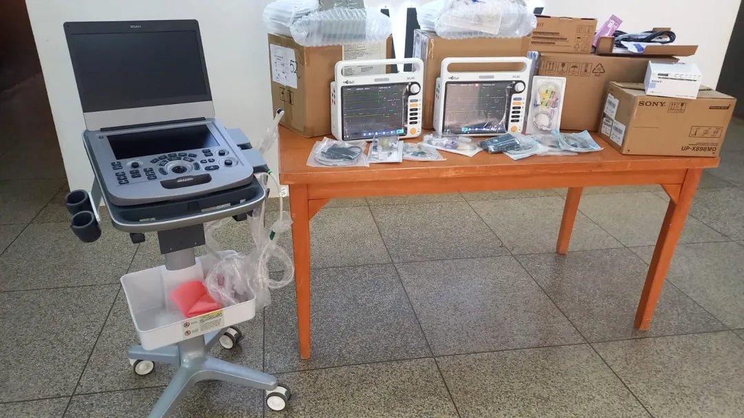 Viceministro de Salud Pública entregó nuevos equipos biomédicos al Hospital Regional de PJC