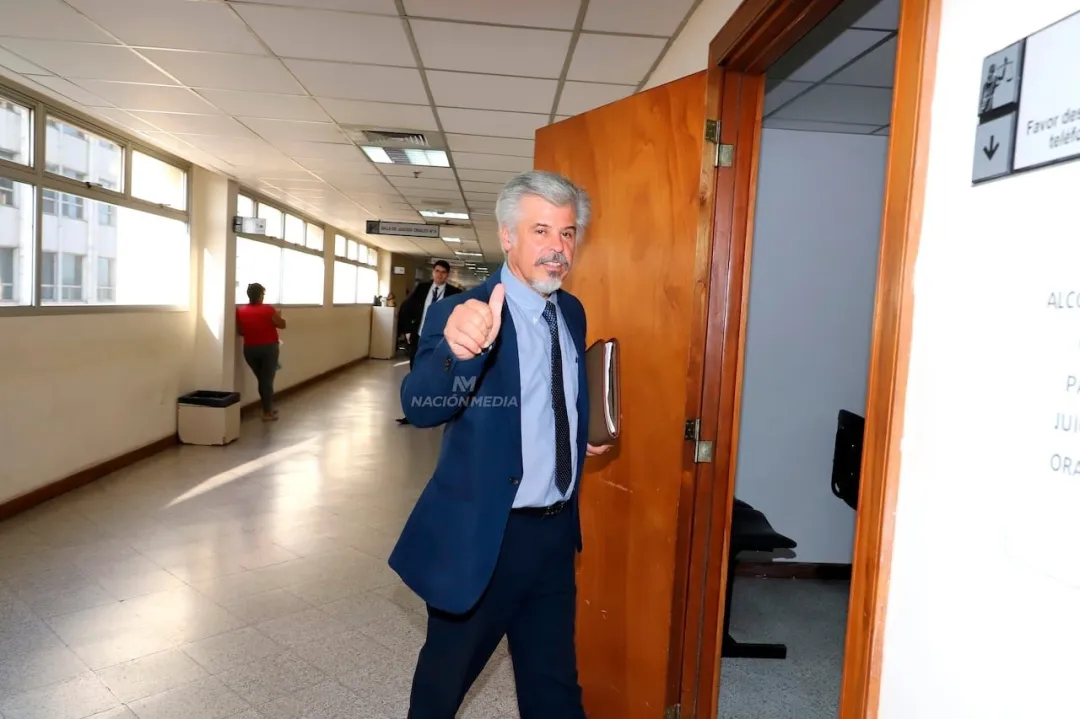Fiscalía pide desestimar denuncia falsa de Giuzzio contra HC