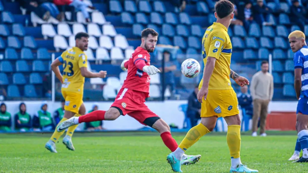 2 de Mayo cae ante Trinidense en un partido complicado en casa