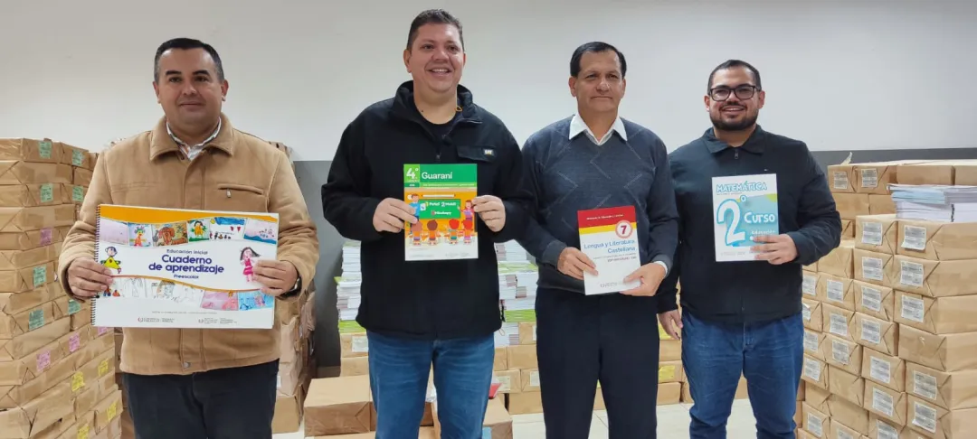 Gobernación de Amambay recibe lote de 45 mil libros para estudiantes del departamento