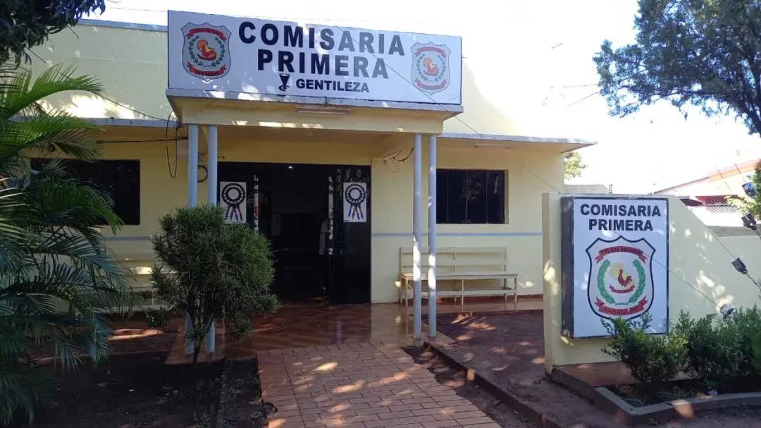 Motociclista de 74 Años gravemente herida tras accidente en el centro de Pedro Juan Caballero