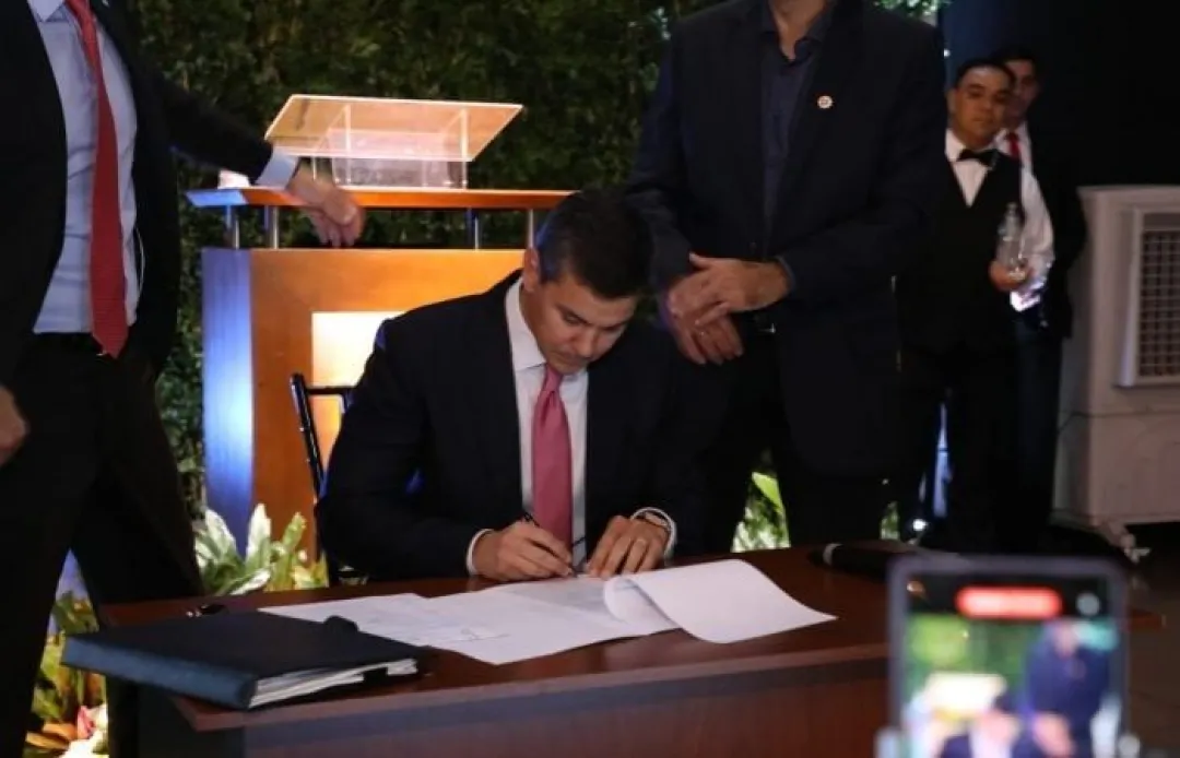 Peña oficializa el reajuste del salario mínimo desde este martes