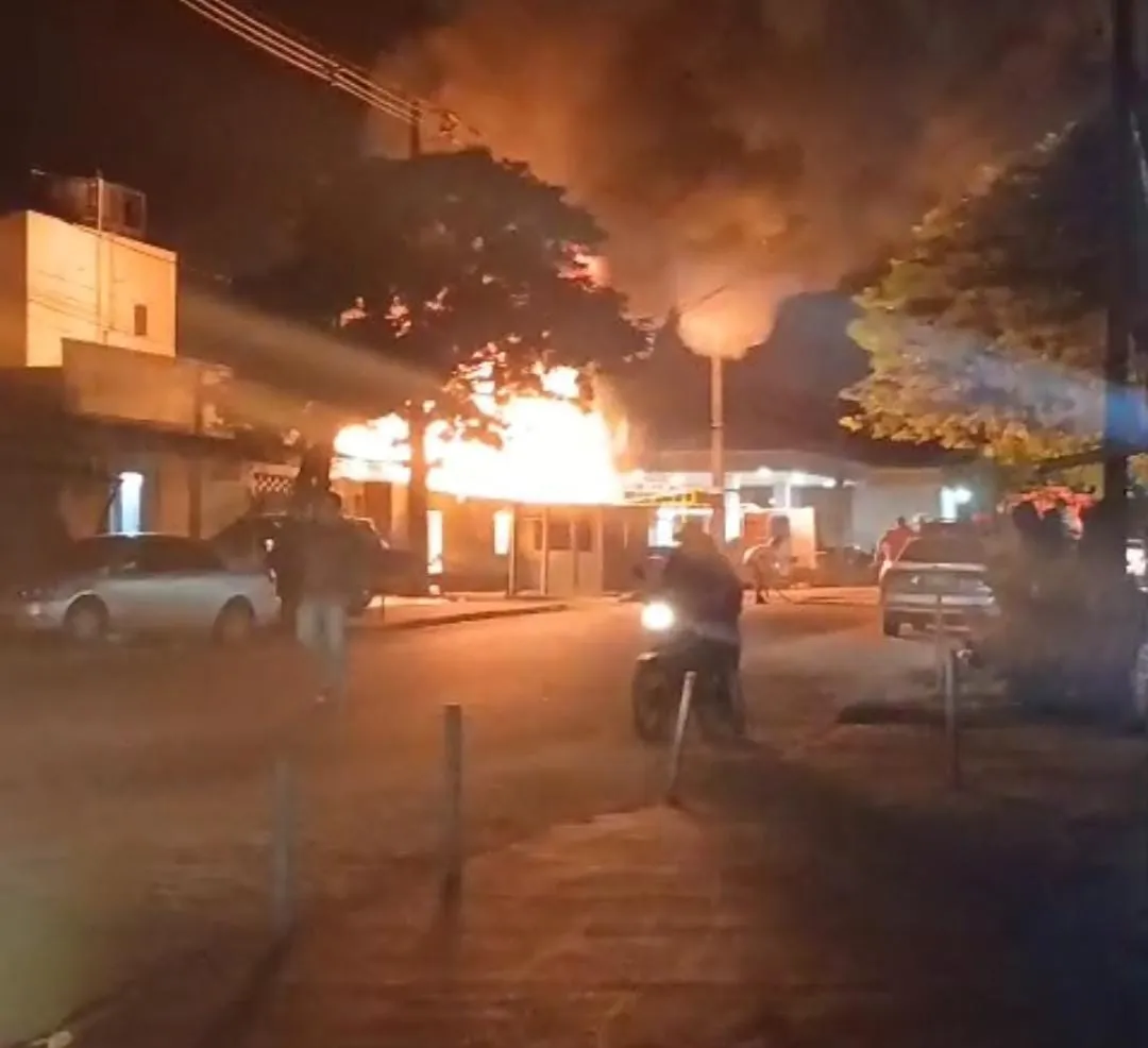 Empanadería ardió en llamas en Capitán Bado por presunto cortocircuito