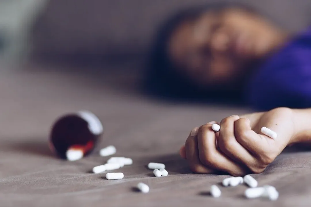 PJC: Denuncian a madre por suministrar clonazepam a su hija para salir de fiesta